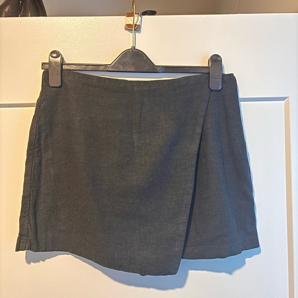Abercrombie black linen skort